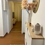 Gemuetliche, Zentrale Nahe Uni & Duesseldorf Apartment