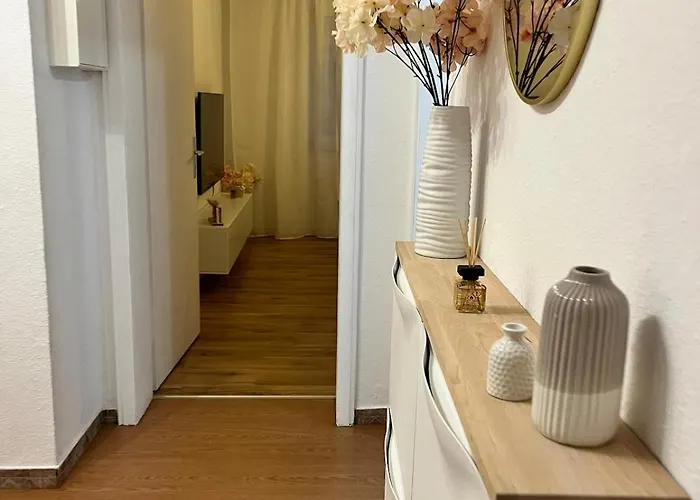 Gemuetliche, Zentrale Nahe Uni & Duesseldorf Daire